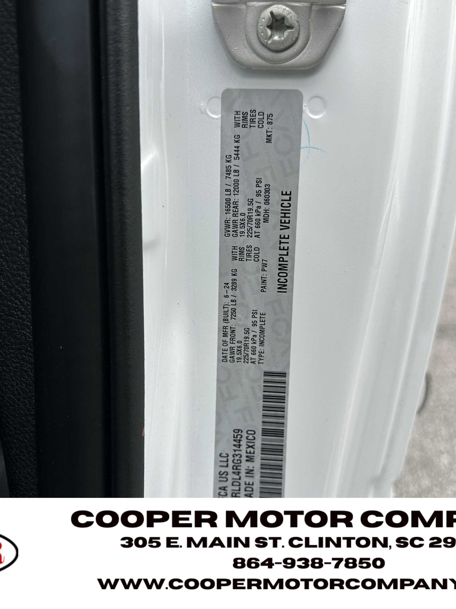 Used 2024 RAM 4500 Tradesman image 28