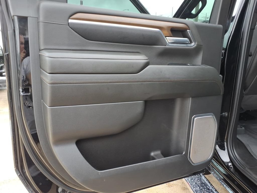 Used 2024 Chevrolet Silverado 2500 High Country w/ High Country Premium Package AWD/4WD image 23