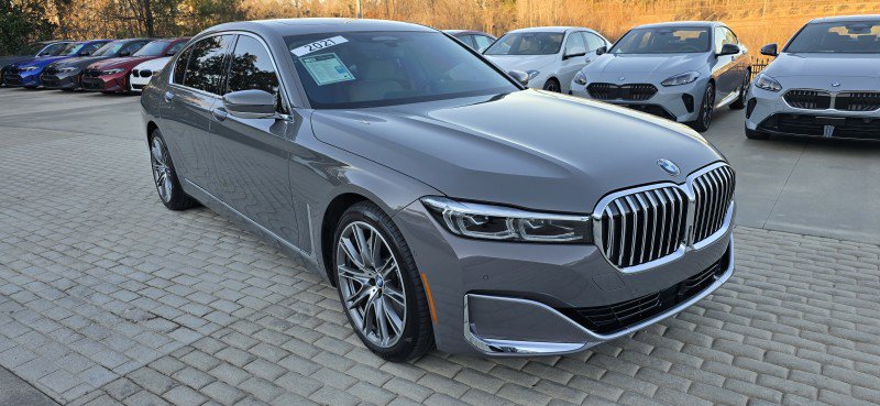 Used 2021 BMW 750i xDrive w/ Executive Package image 4