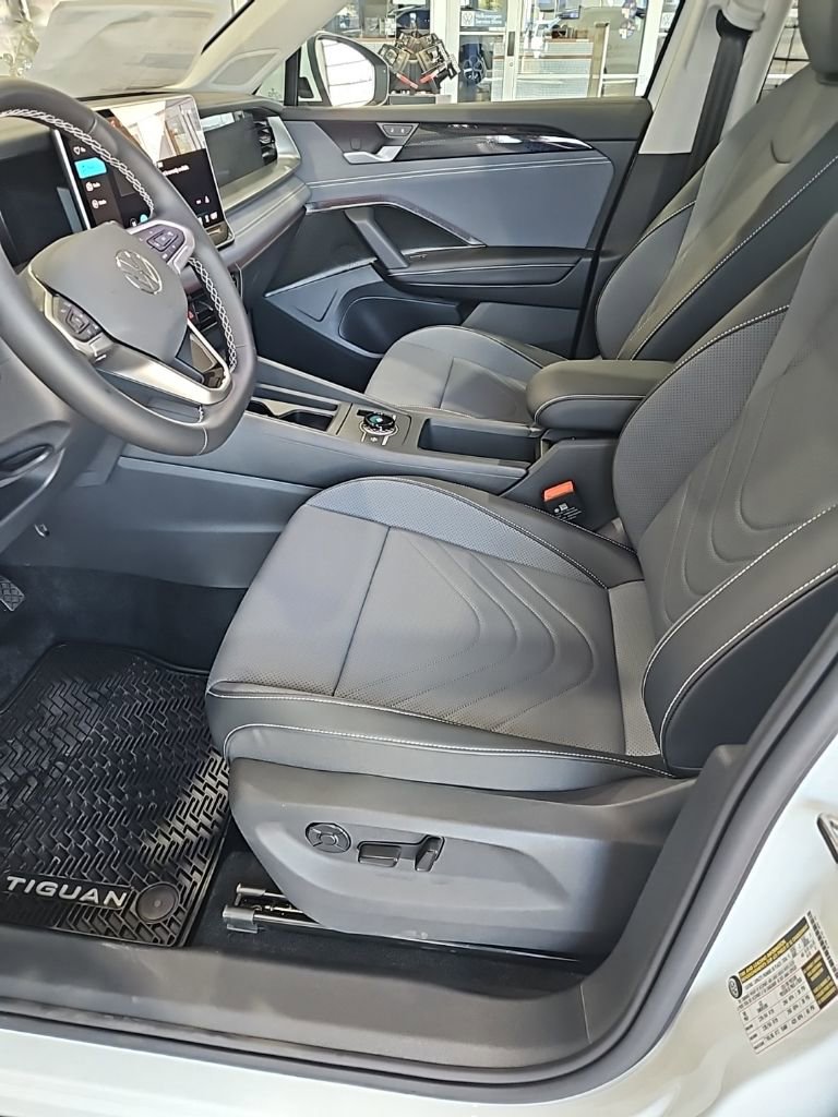 New 2026 Volkswagen Tiguan SE AWD/4WD image 28