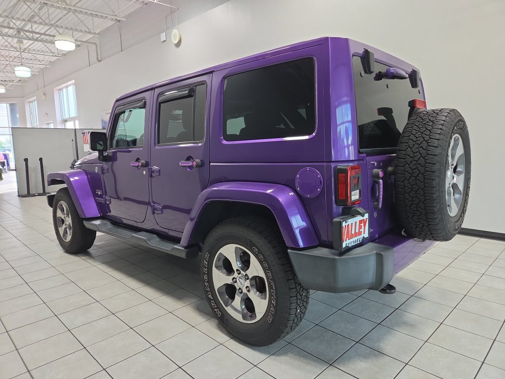 Used 2017 Jeep Wrangler Unlimited Sahara AWD/4WD image 9