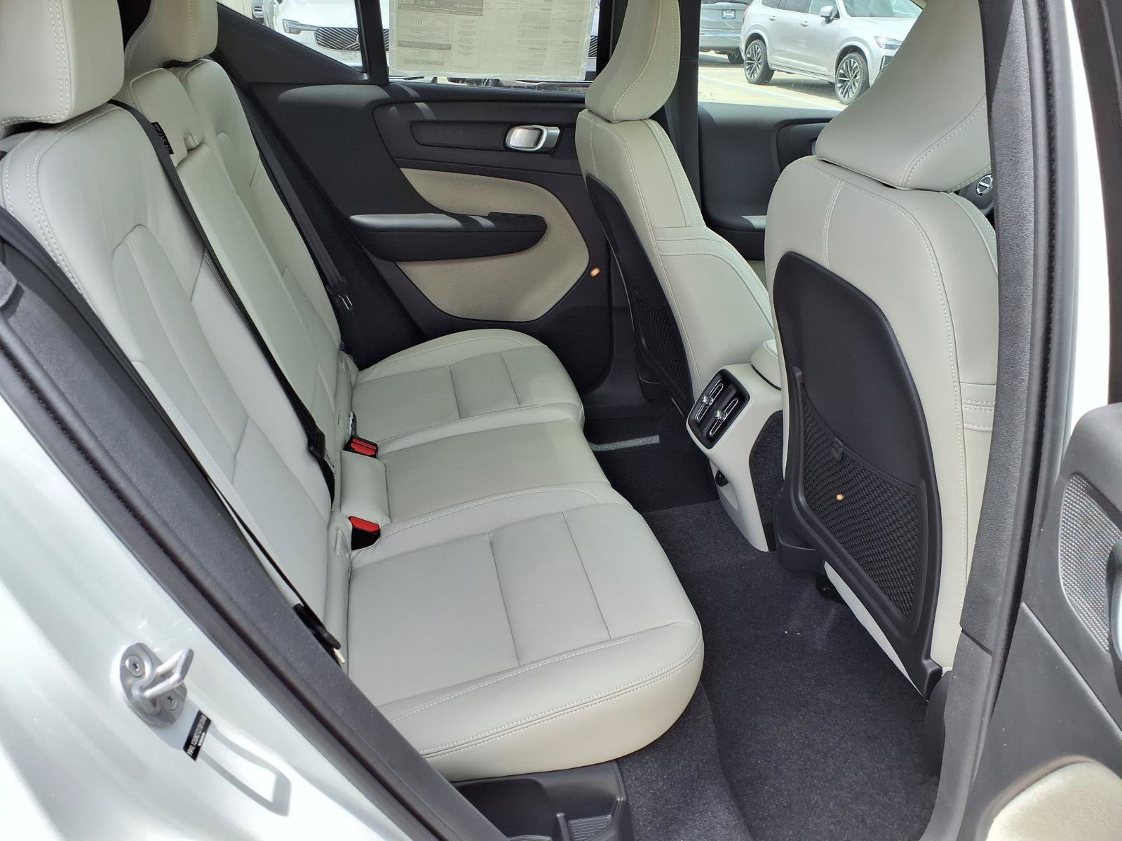 New 2026 Volvo XC40 B5 Ultra w/ Protection Package Premier AWD/4WD image 10