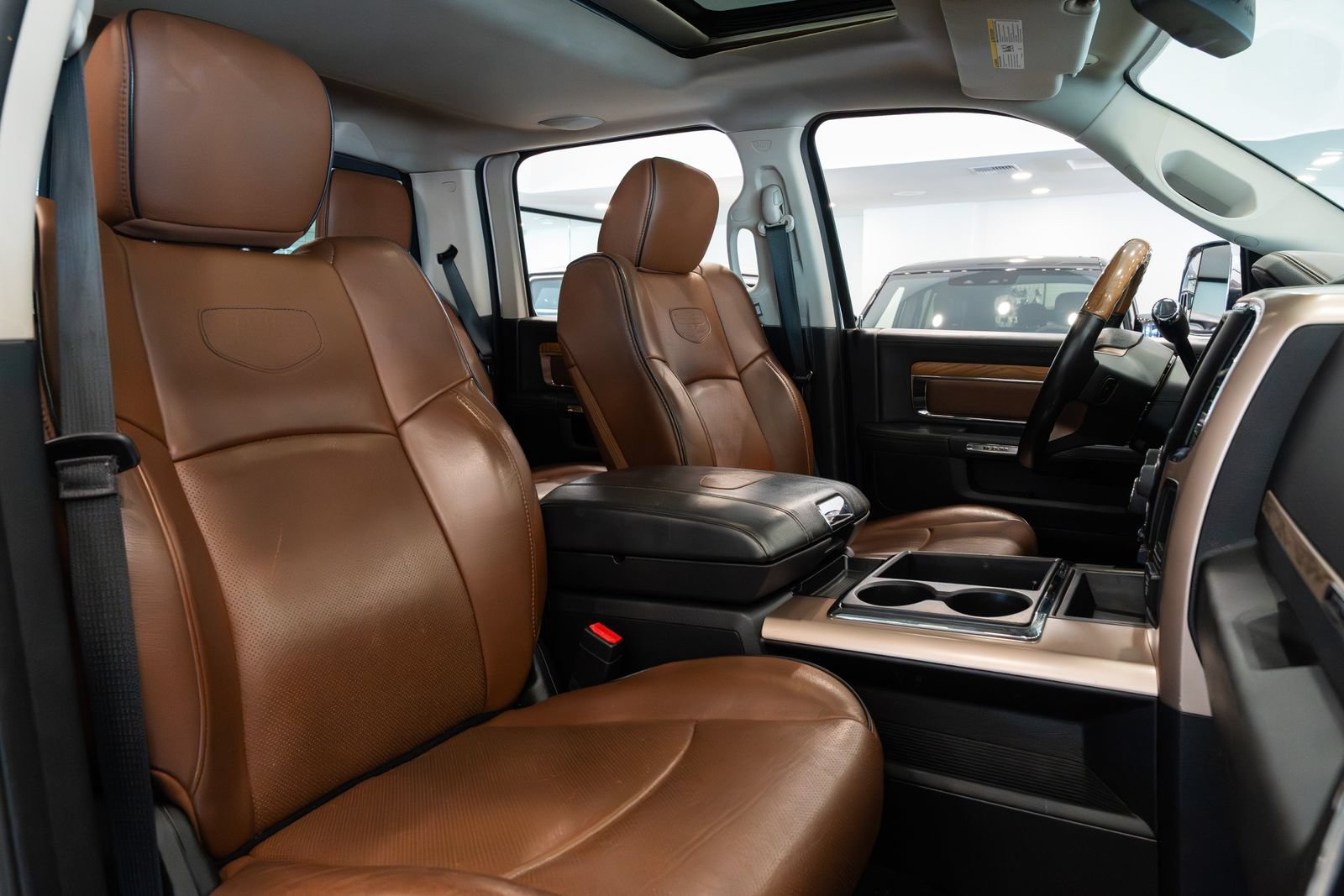 Used 2015 RAM 3500 Laramie Longhorn AWD/4WD image 30