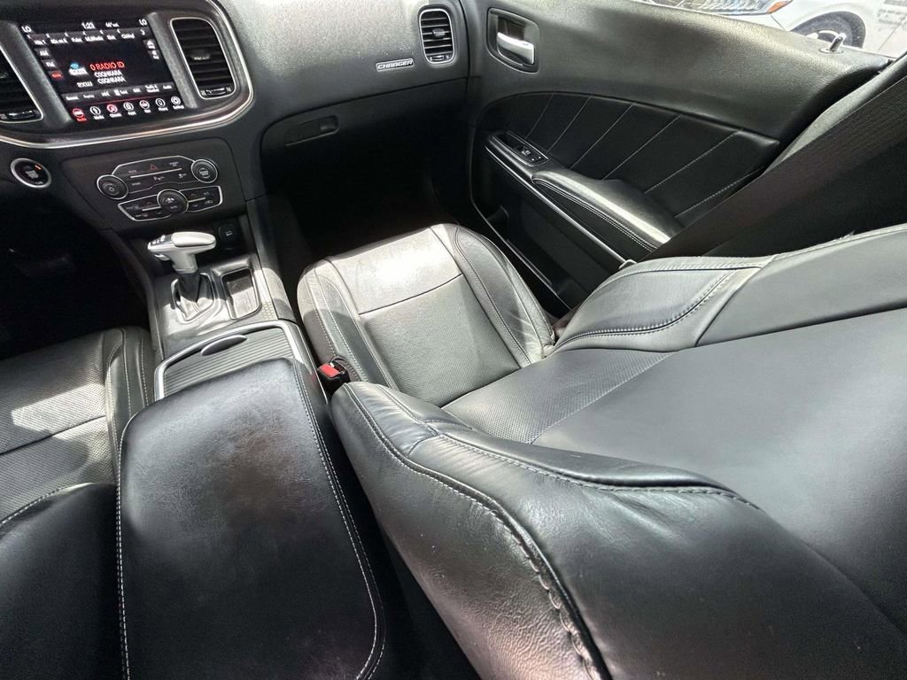 Used 2018 Dodge Charger R/T w/ Plus Group RWD image 14
