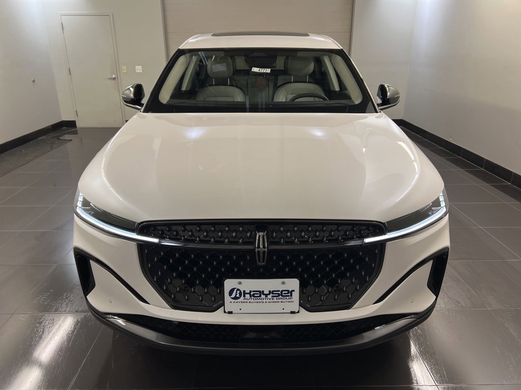 Used 2026 Lincoln Nautilus Premier w/ Equipment Group 102A image 2