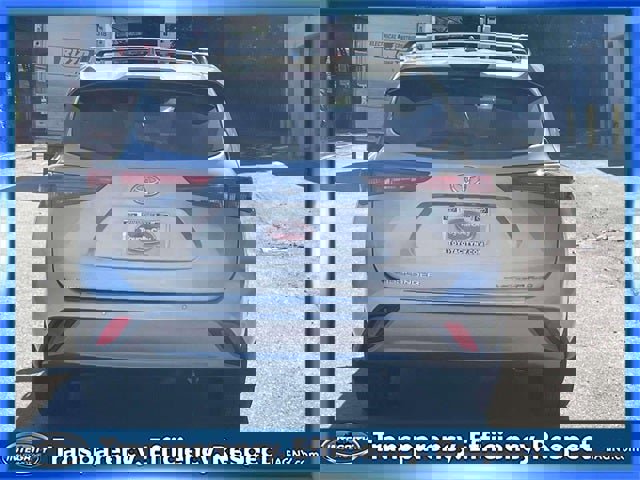 Used 2023 Toyota Highlander Platinum image 7