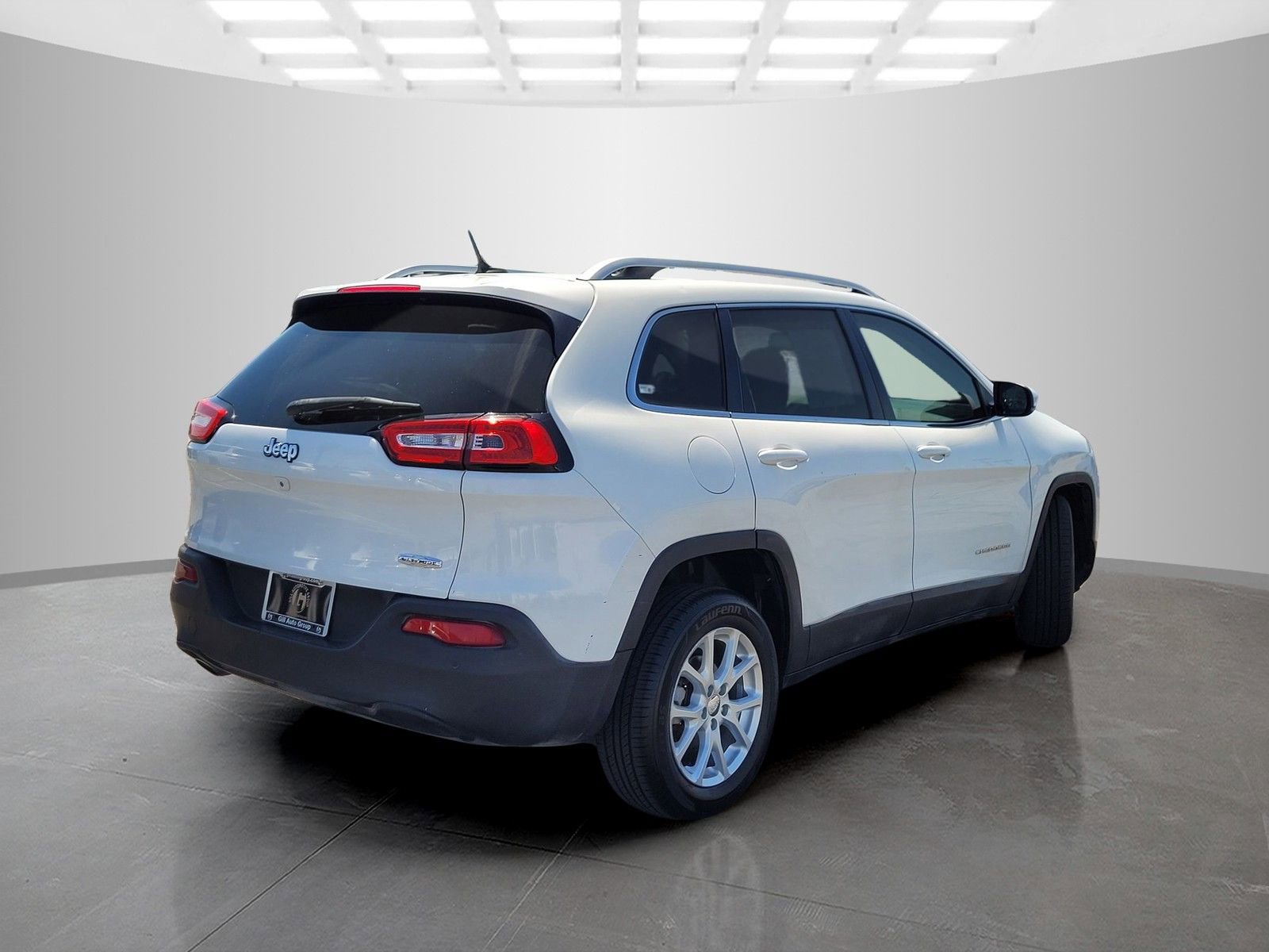 Used 2016 Jeep Cherokee Latitude w/ Safety/Convenience Group FWD image 4