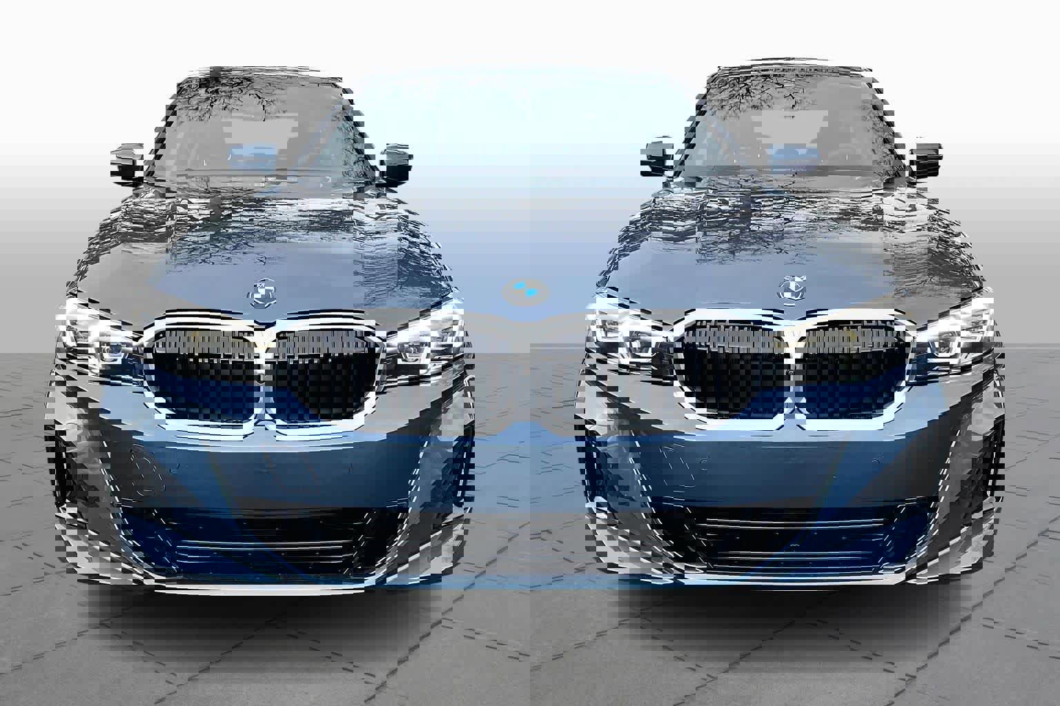 Certified 2025 BMW 330i Sedan image 4