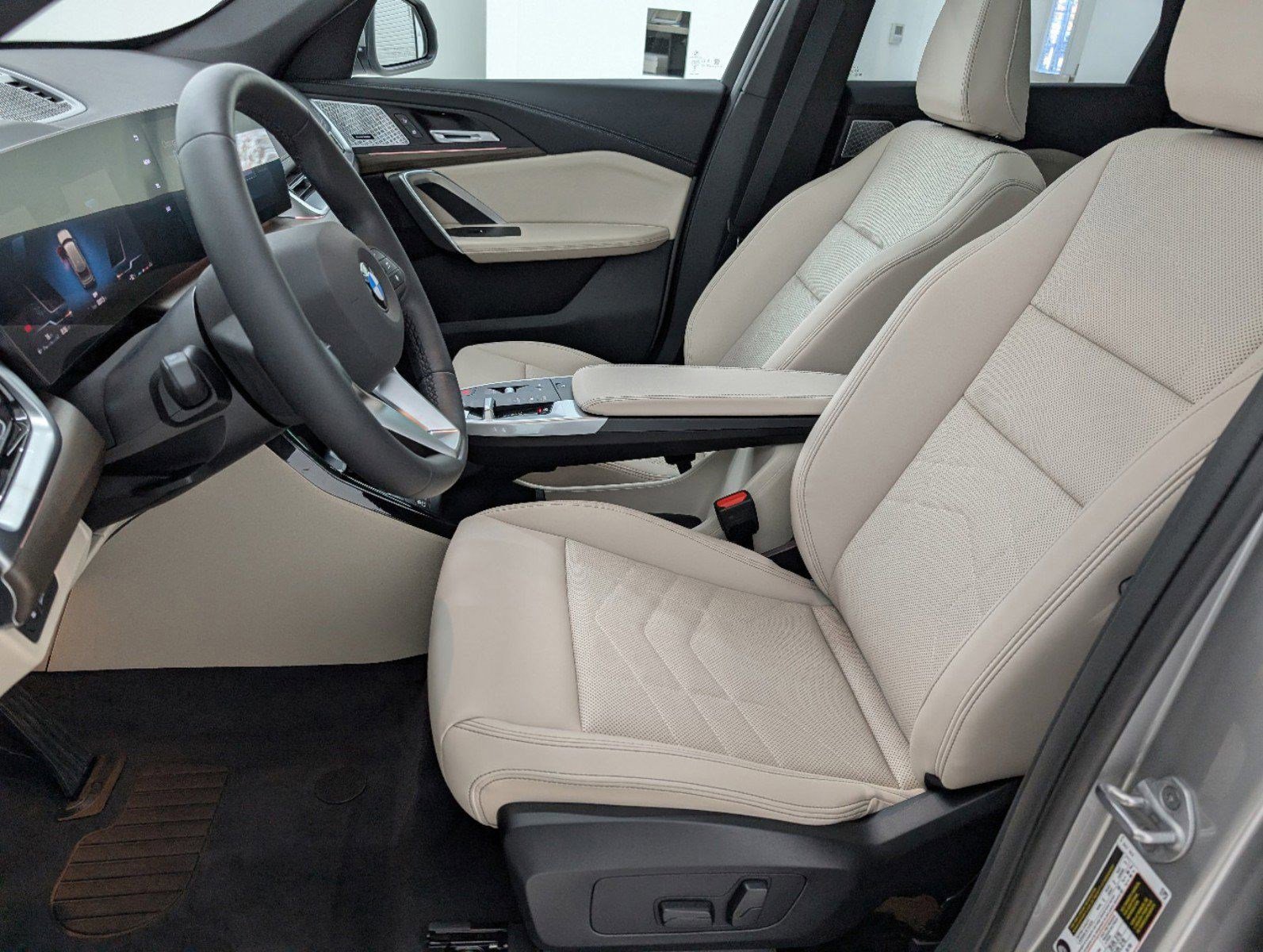 Used 2025 BMW X1 xDrive28i w/ Convenience Package AWD/4WD image 5