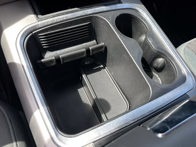 Used 2017 RAM 1500 Classic SLT w/ SLT Plus D←cor Group AWD/4WD image 2