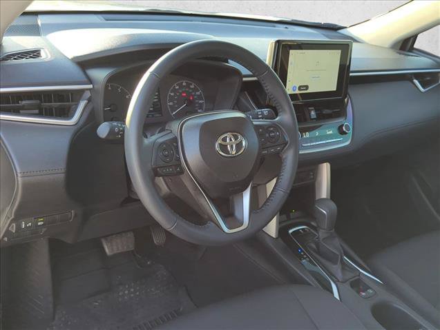 Certified 2025 Toyota Corolla Cross LE FWD image 9