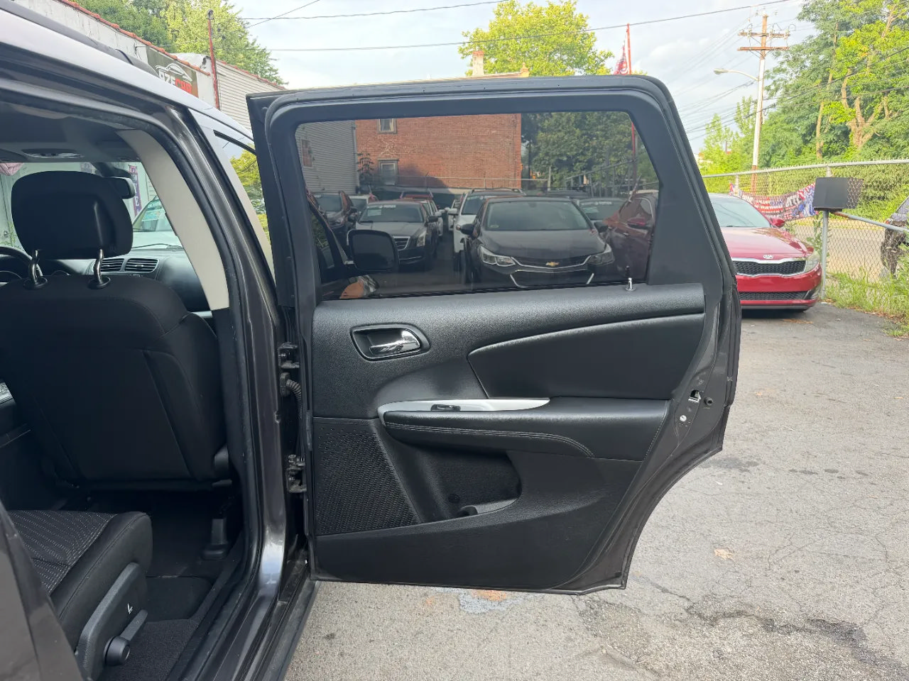 Used 2019 Dodge Journey SE w/ Connectivity Group FWD image 31