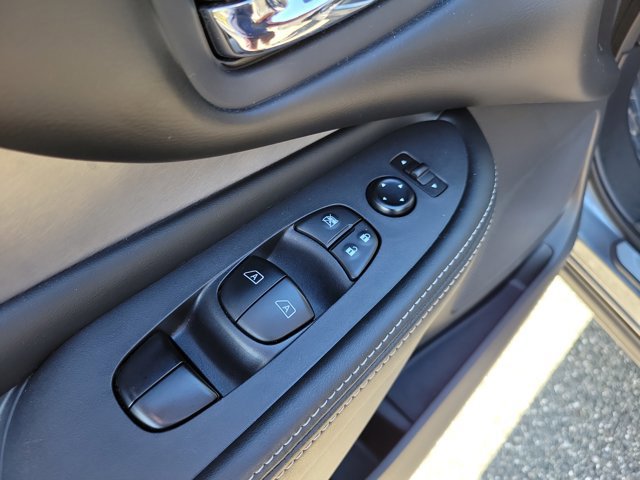 Used 2022 Nissan Murano SV AWD/4WD image 18