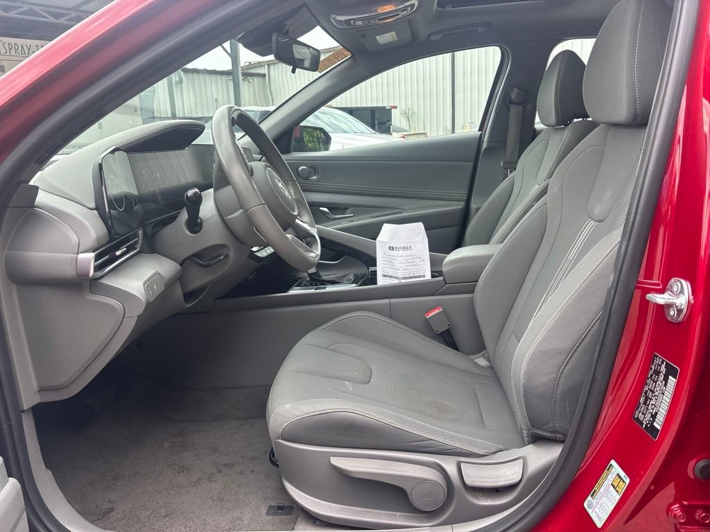 Used 2025 Hyundai Elantra SEL FWD image 10