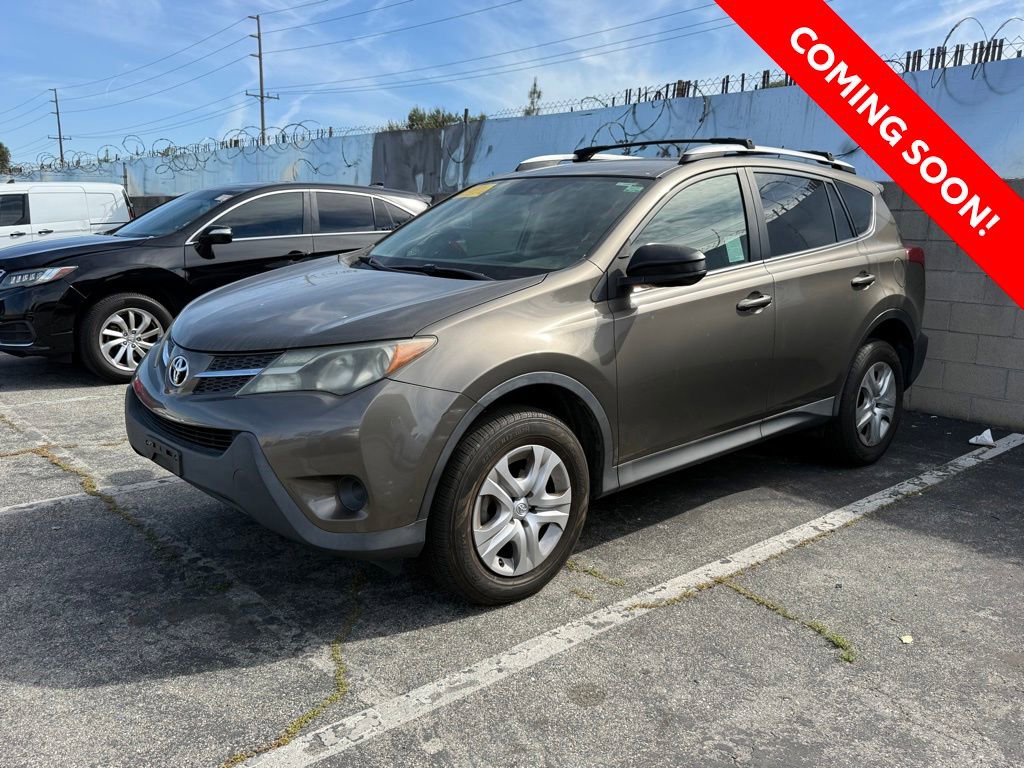 Used 2015 Toyota RAV4 LE image 2