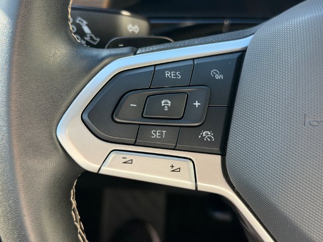 Used 2025 Volkswagen Atlas SE AWD/4WD image 29
