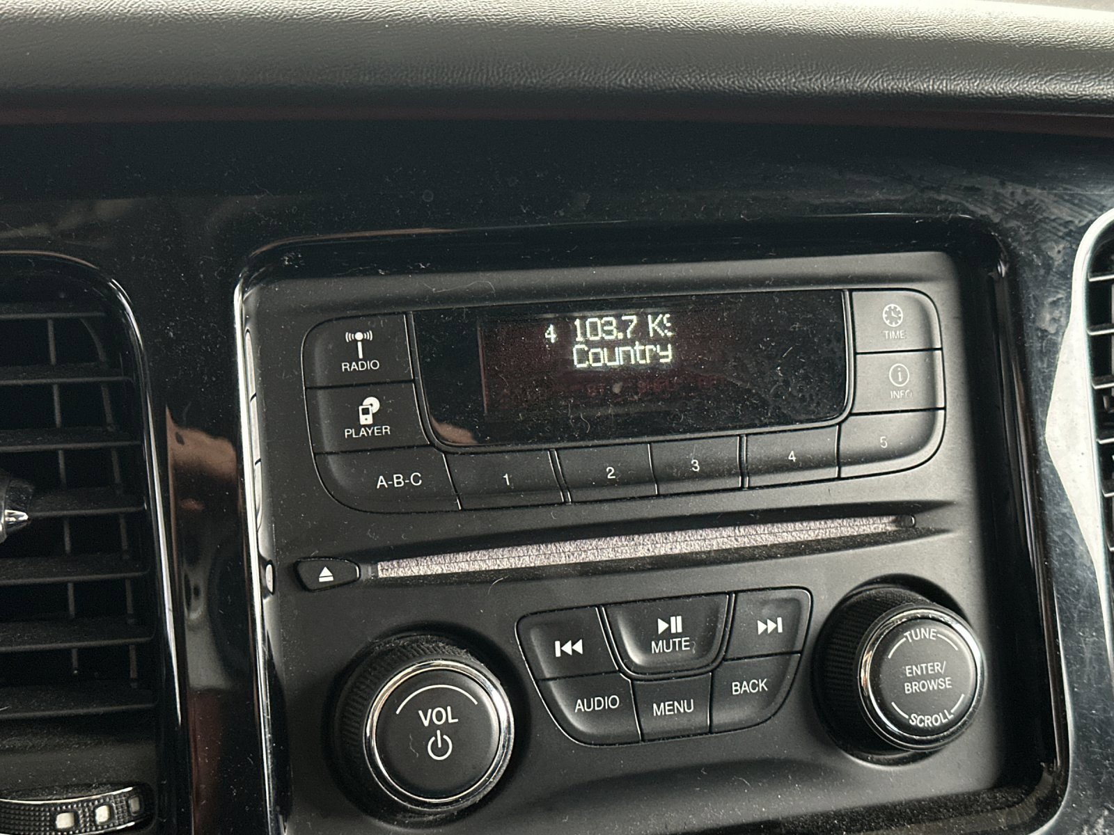 Used 2015 Dodge Dart SXT image 15