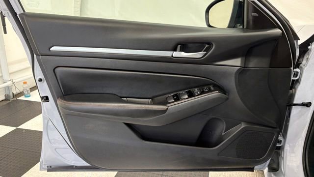 Used 2024 Nissan Altima 2.5 SR FWD image 13