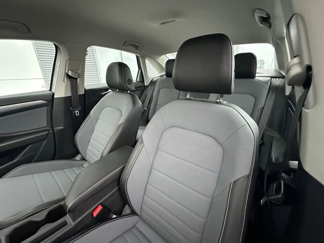 Certified 2025 Volkswagen Jetta SE image 21