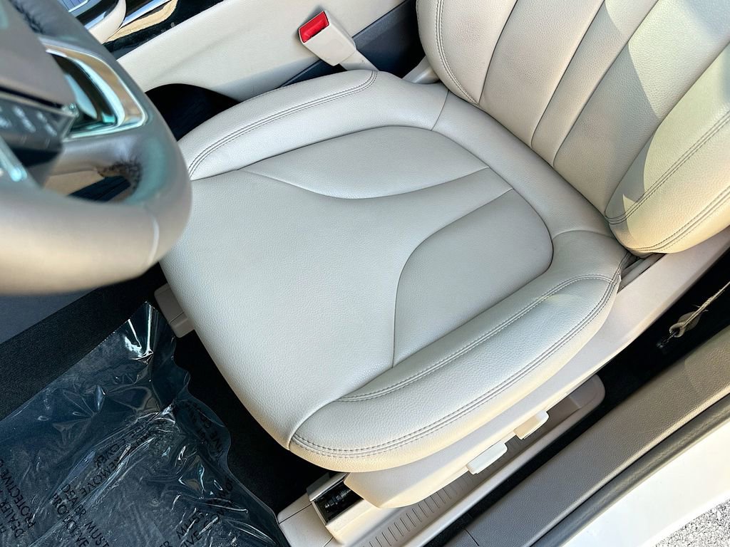 Used 2023 Lincoln Nautilus FWD w/ Premium Package image 19