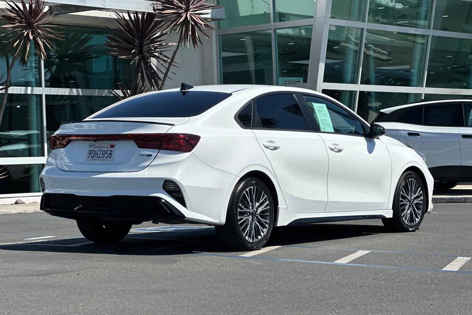 Used 2023 Kia Forte GT-Line w/ GT-Line Premium Package FWD image 4