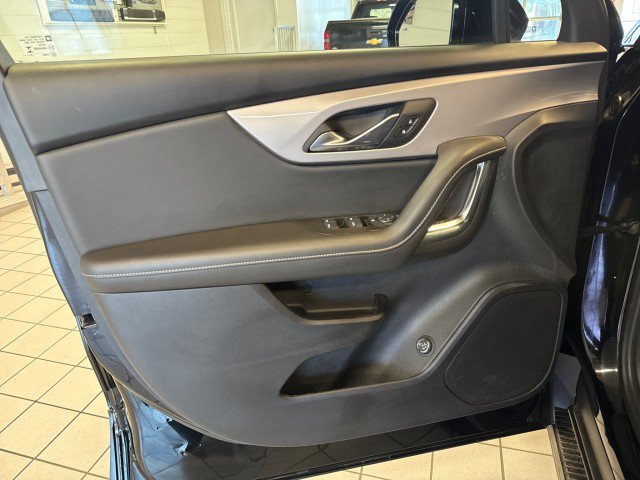 Used 2025 Chevrolet Blazer LT w/ Convenience Package FWD image 14