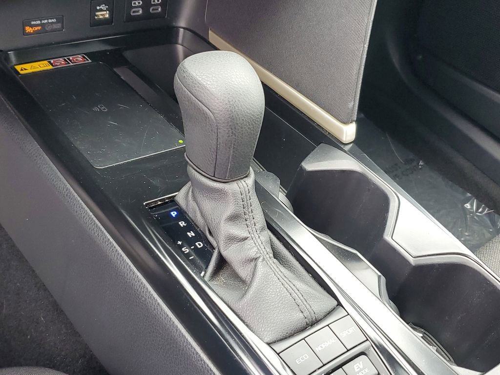 Used 2025 Toyota Camry LE FWD image 24