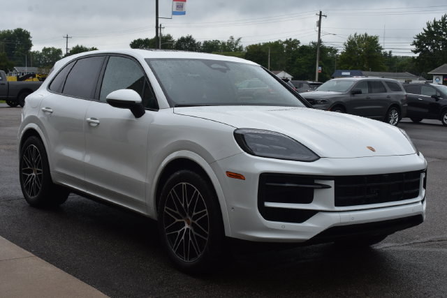 Used 2026 Porsche Cayenne AWD/4WD image 15