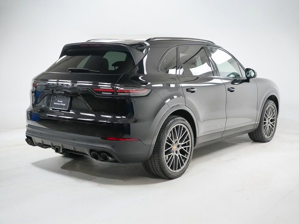 Certified 2023 Porsche Cayenne Platinum Edition image 10