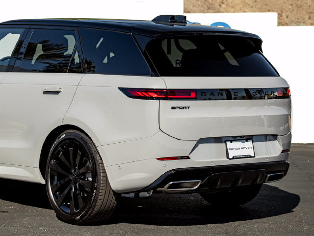 New 2027 Land Rover Range Rover Sport Dynamic SE AWD/4WD image 10