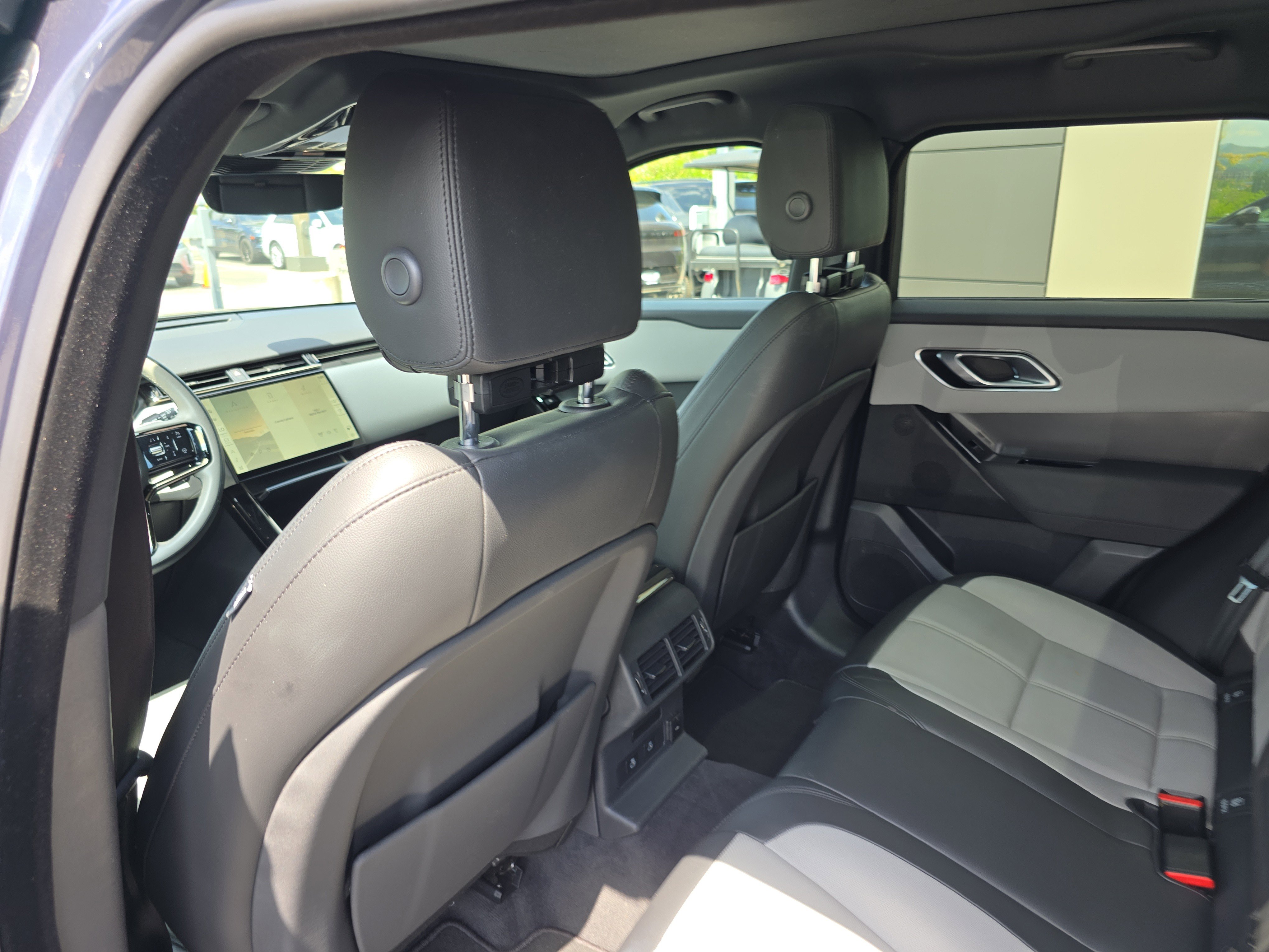 Certified 2024 Land Rover Range Rover Velar Dynamic SE AWD/4WD image 16