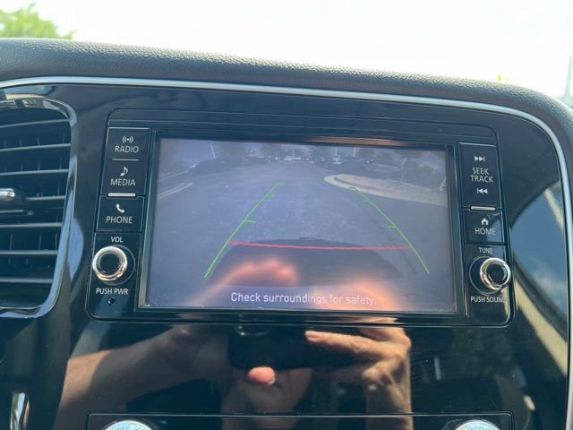 Used 2020 Mitsubishi Outlander ES FWD image 18