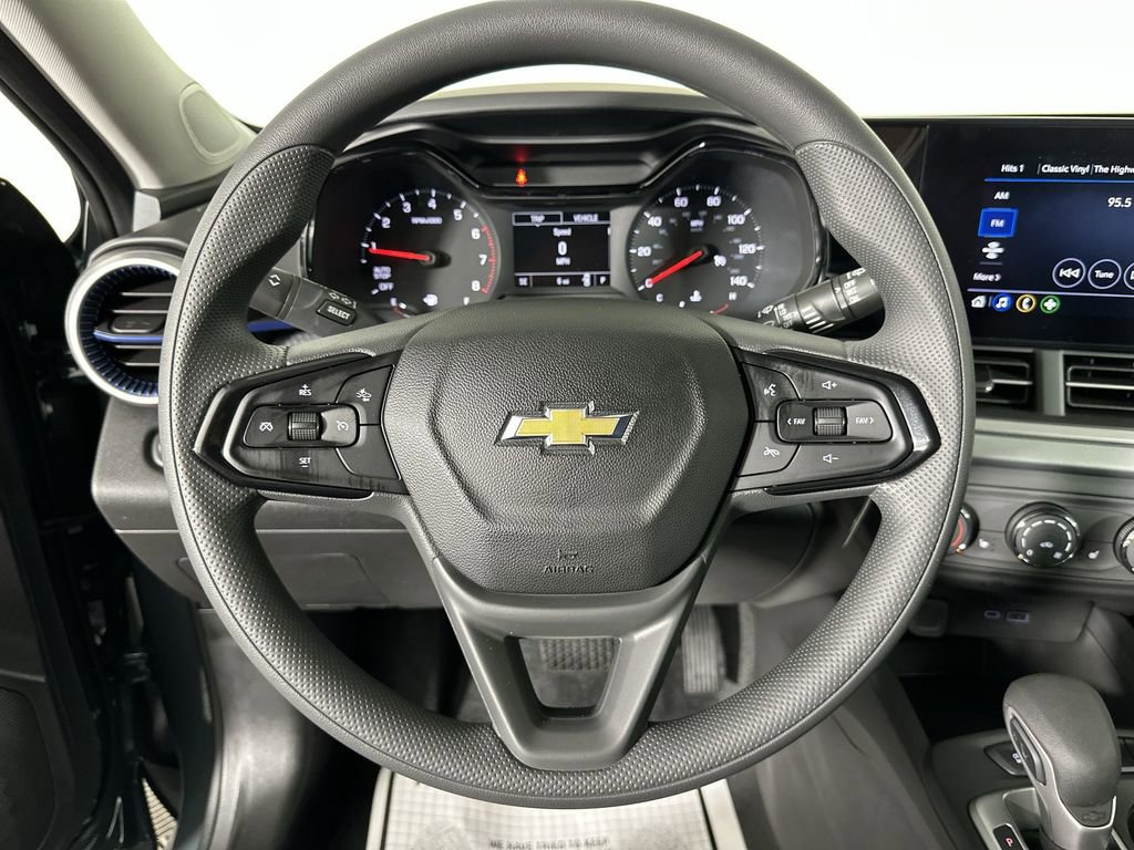 New 2026 Chevrolet Trax LS w/ LS Convenience Package FWD image 11