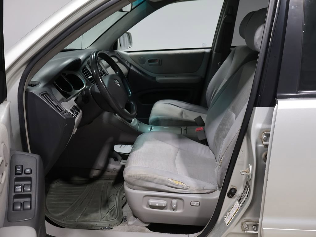 Used 2004 Toyota Highlander V6 image 2