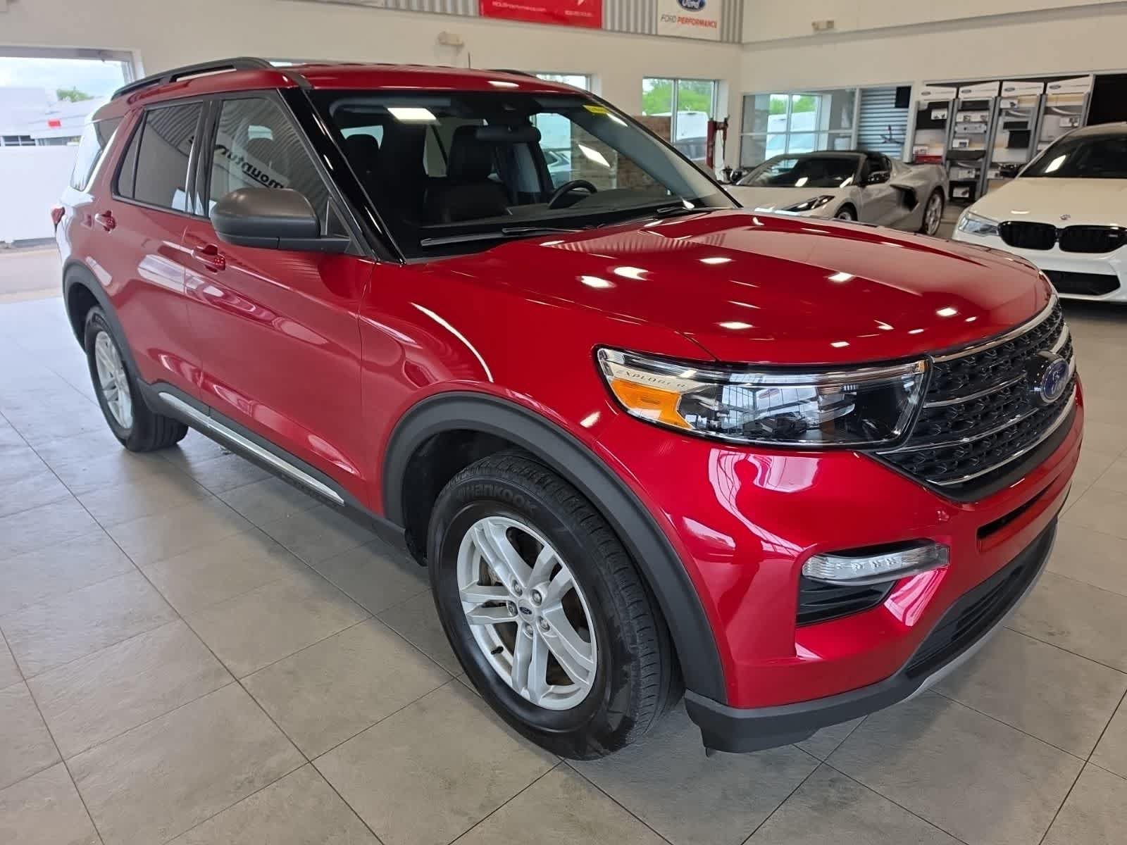 Used 2023 Ford Explorer XLT w/ Equipment Group 202A AWD/4WD image 5