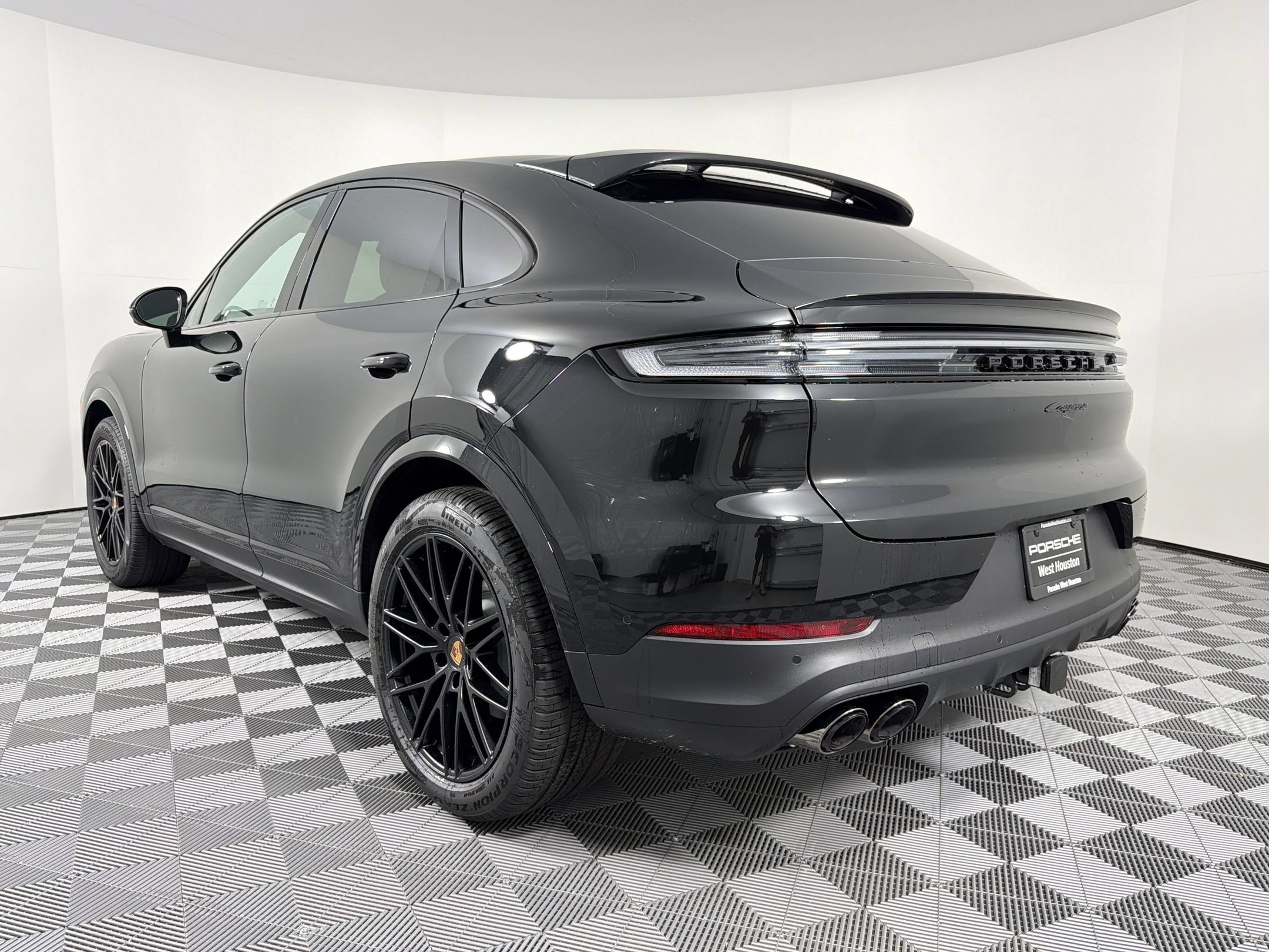 Certified 2026 Porsche Cayenne Coupe AWD/4WD image 3