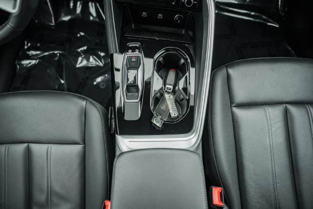 Used 2025 Audi Q5 Premium Plus w/ Premium Plus AWD/4WD image 26