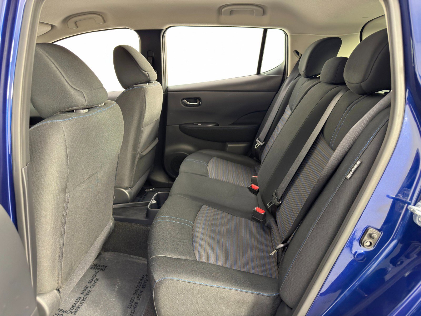 Used 2025 Nissan Leaf S image 33