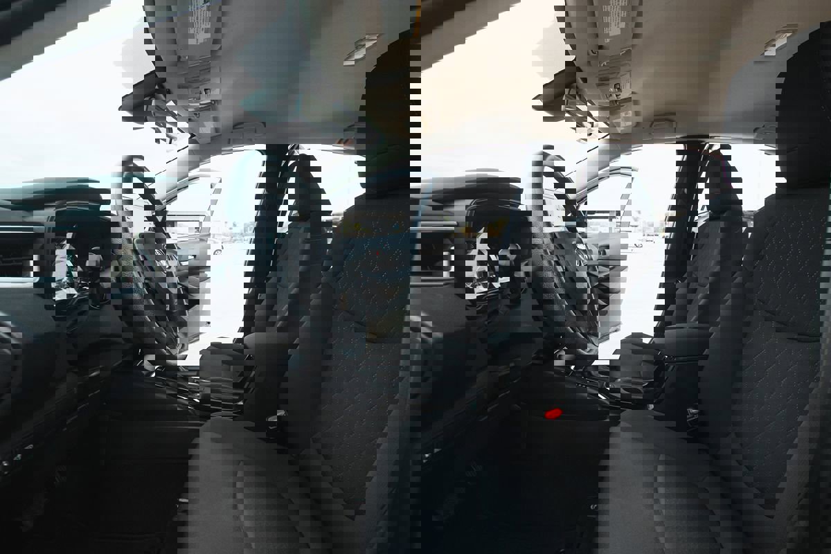 Used 2021 Toyota Corolla LE image 12