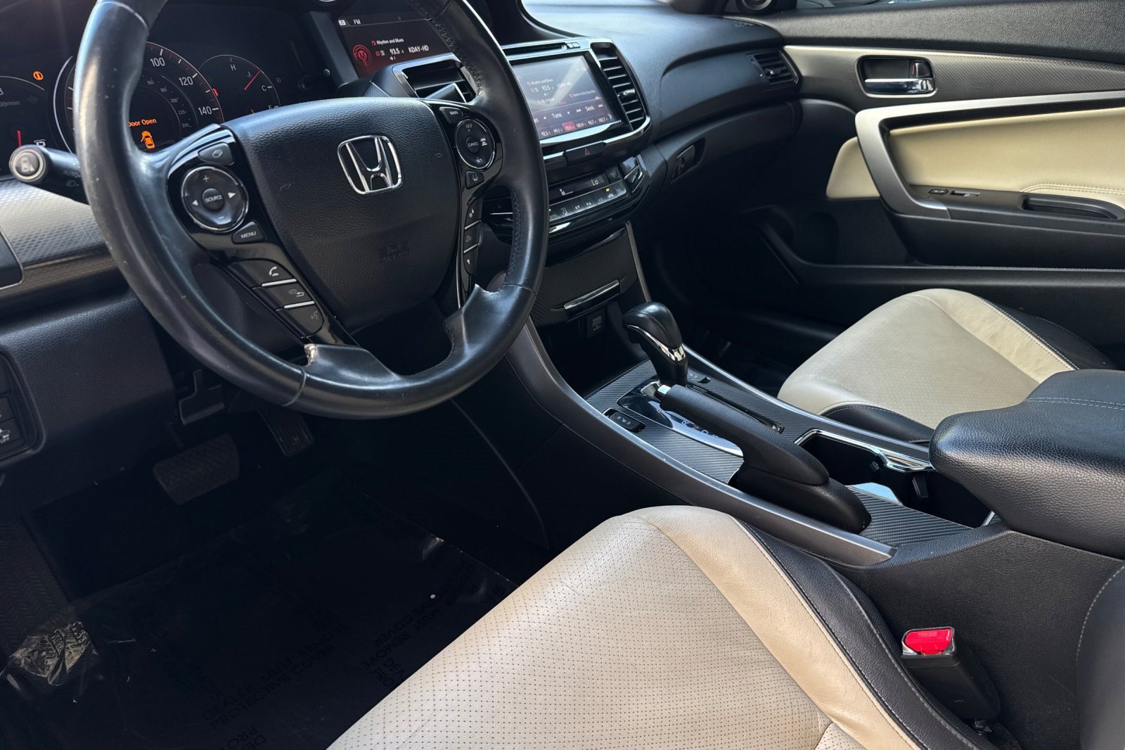 Used 2016 Honda Accord Touring image 4