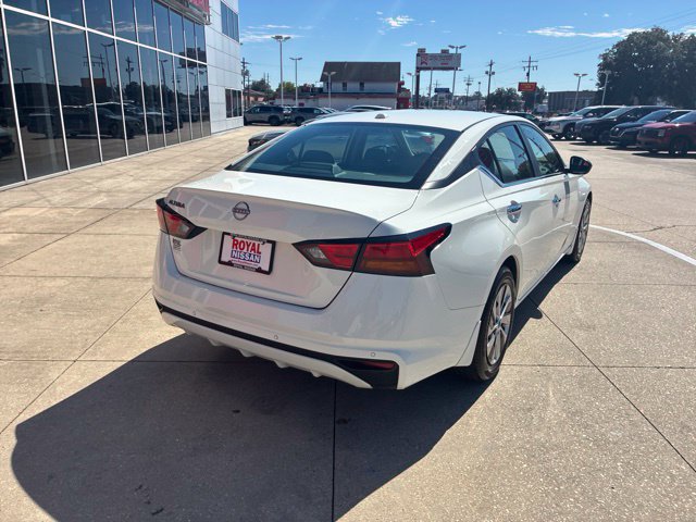 Used 2025 Nissan Altima 2.5 S FWD image 7
