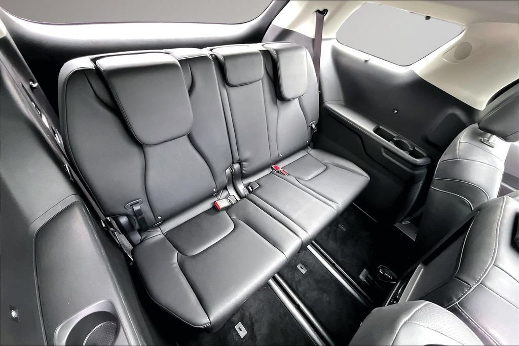 Used 2025 Kia Carnival SX w/ SX Dark Edition Package FWD image 26