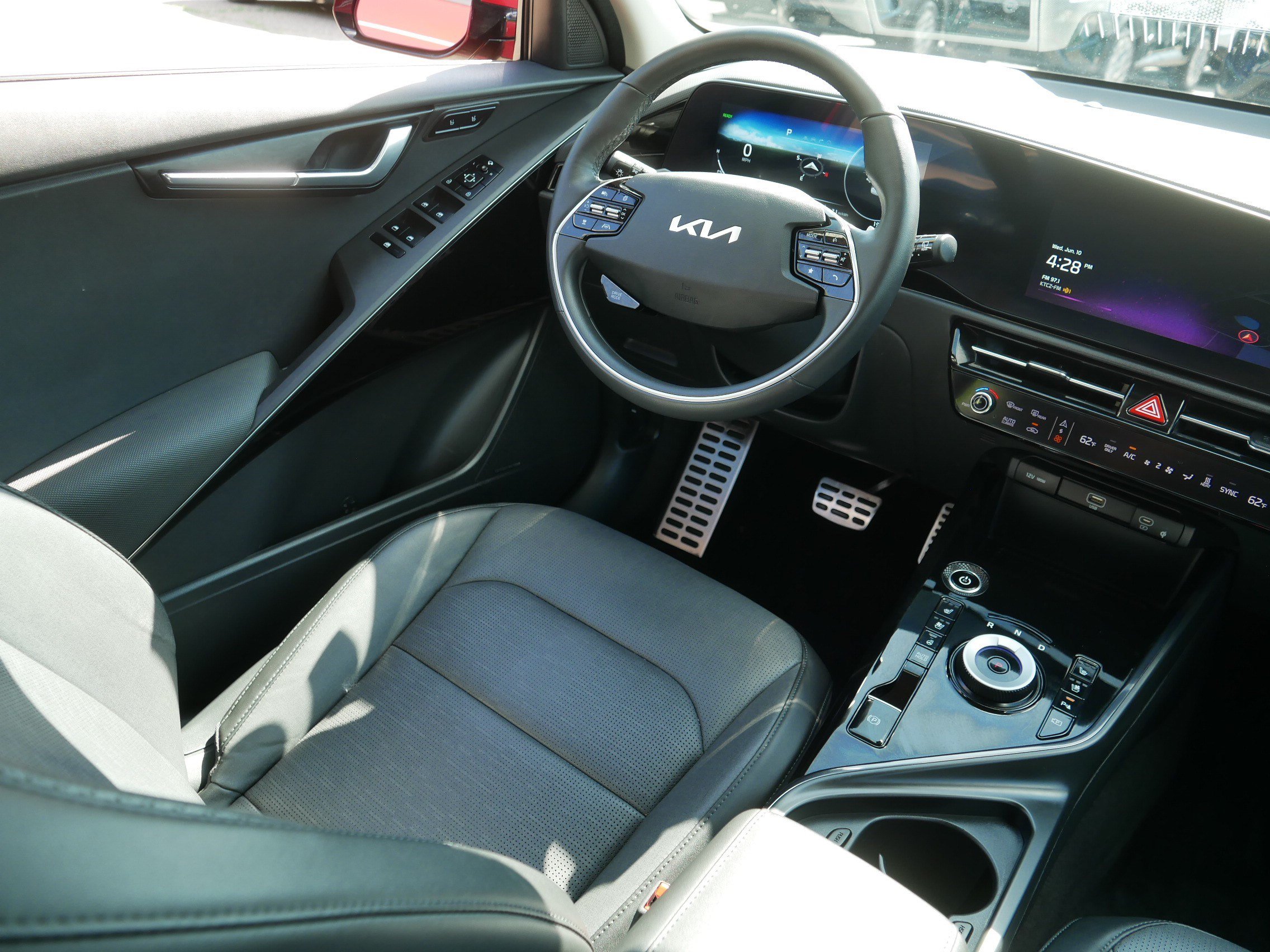 Certified 2023 Kia Niro Wave w/ Wave Preserve Package FWD image 9