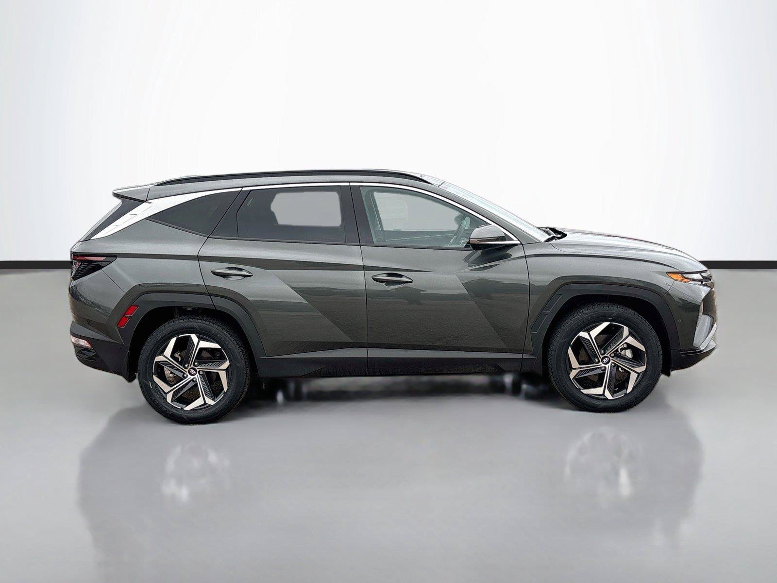 Certified 2024 Hyundai Tucson Limited AWD/4WD image 18