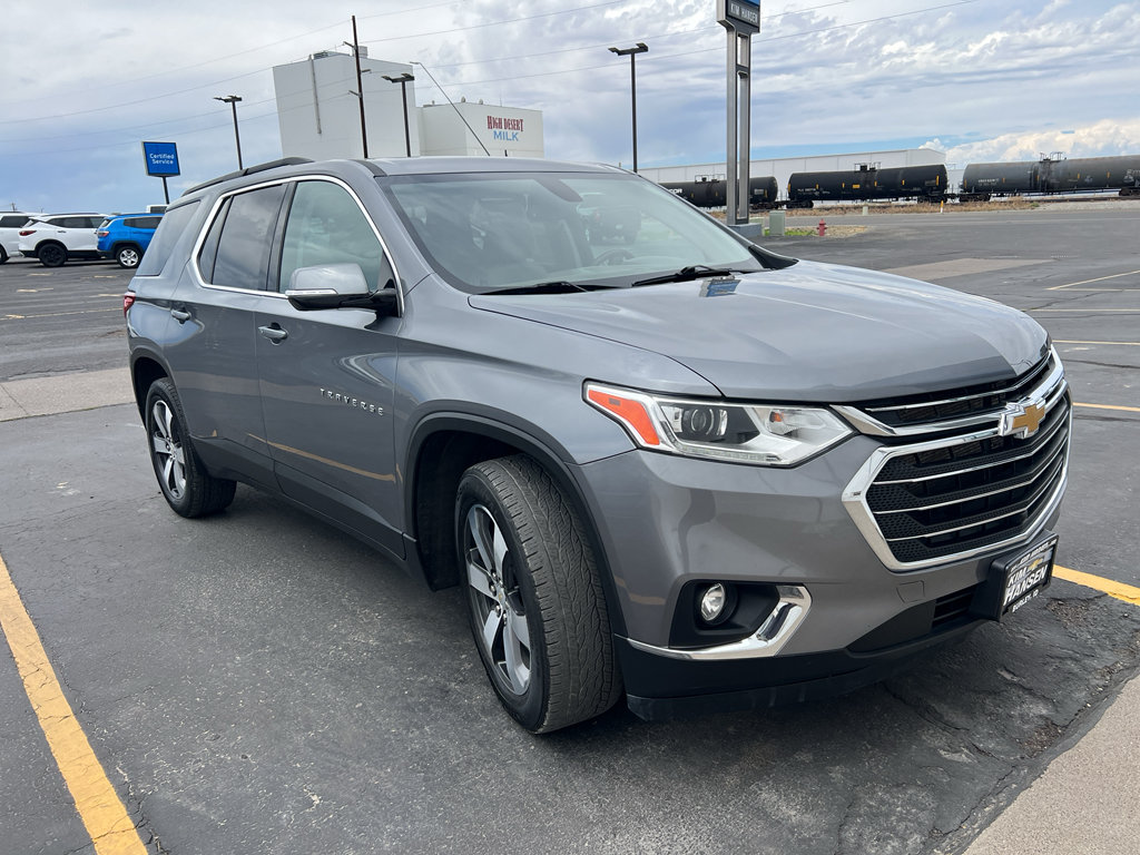Used 2020 Chevrolet Traverse LT w/ LT Premium Package AWD/4WD image 1