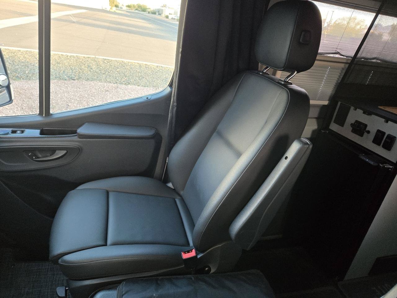 Used 2020 Mercedes-Benz Sprinter 2500 image 40