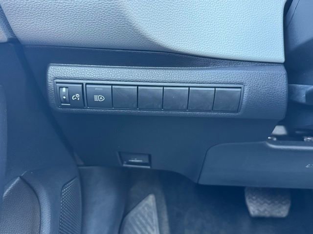 Certified 2025 Toyota Corolla LE image 27