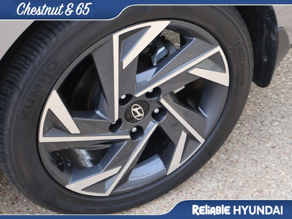 Certified 2025 Hyundai Elantra Sport FWD image 39