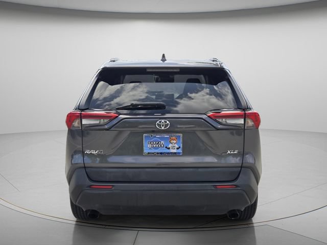 Used 2021 Toyota RAV4 XLE w/ Convenience Package FWD image 6