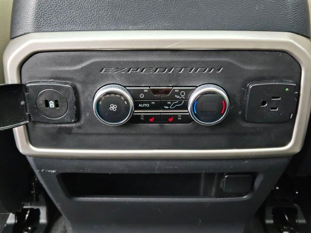 Used 2024 Ford Expedition Max Limited image 21